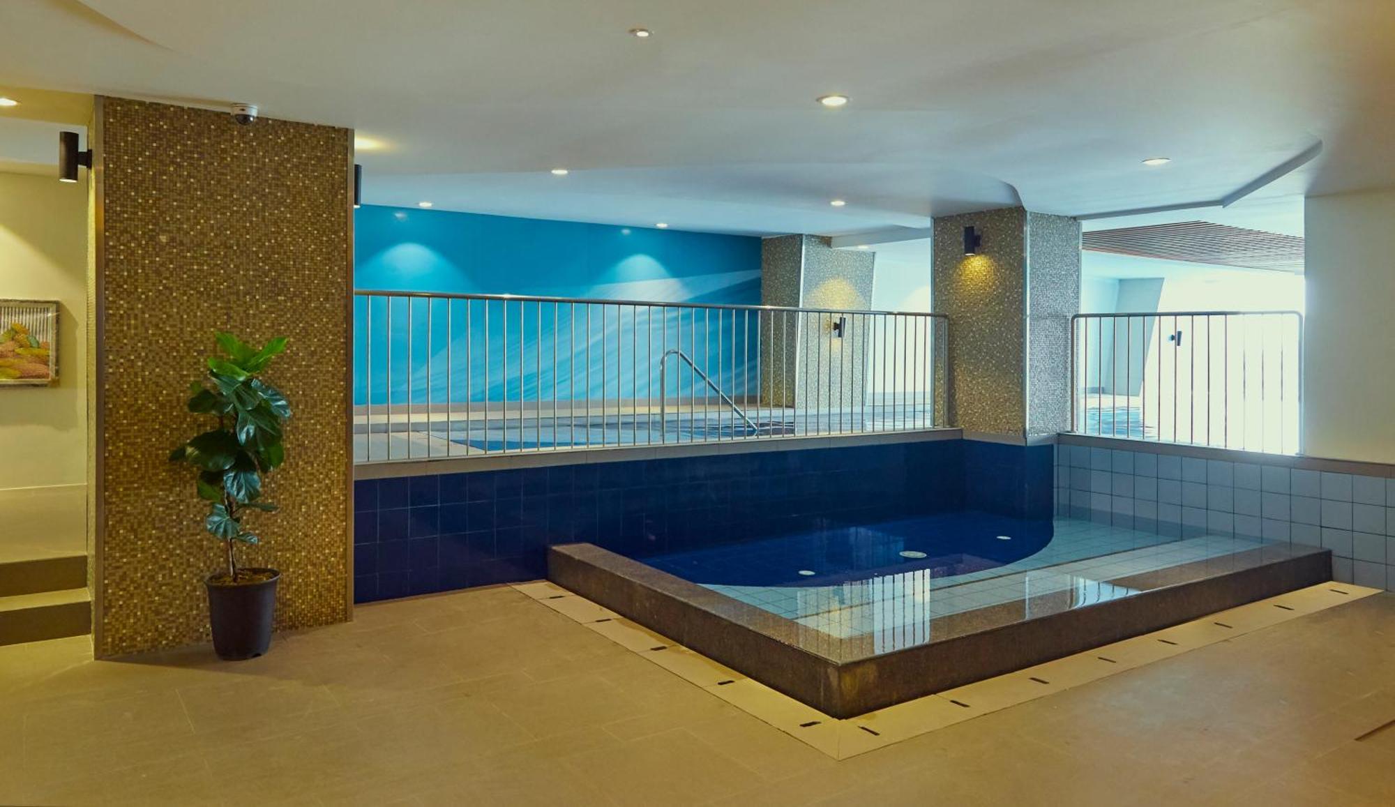 Summit Hotel Greenhills Quezon City Exteriör bild