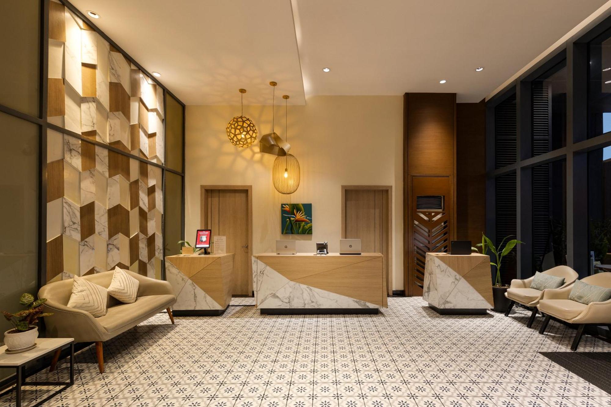 Summit Hotel Greenhills Quezon City Exteriör bild