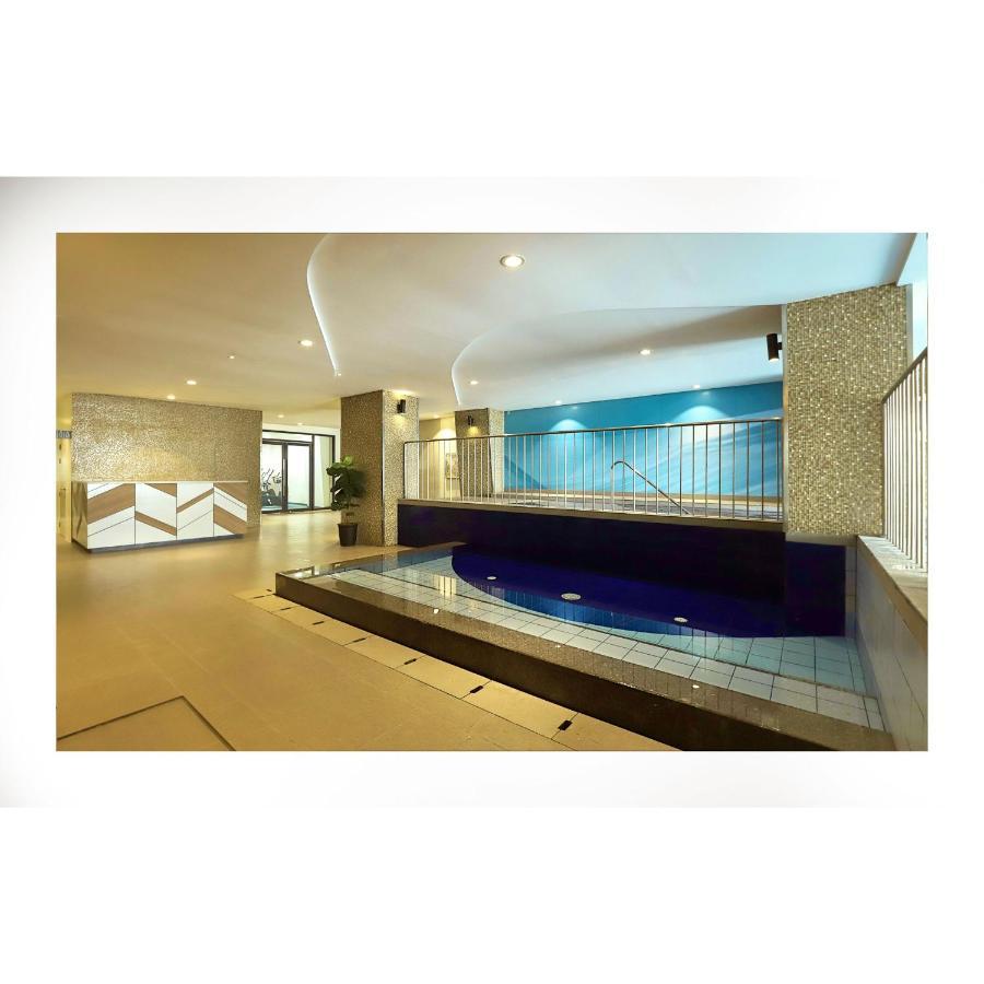 Summit Hotel Greenhills Quezon City Exteriör bild